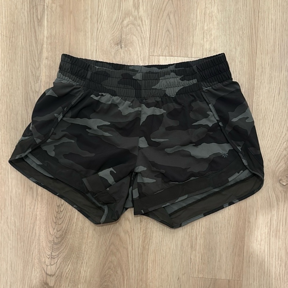 Athleta Mesh Racer Run Mid-Rise Short 4”